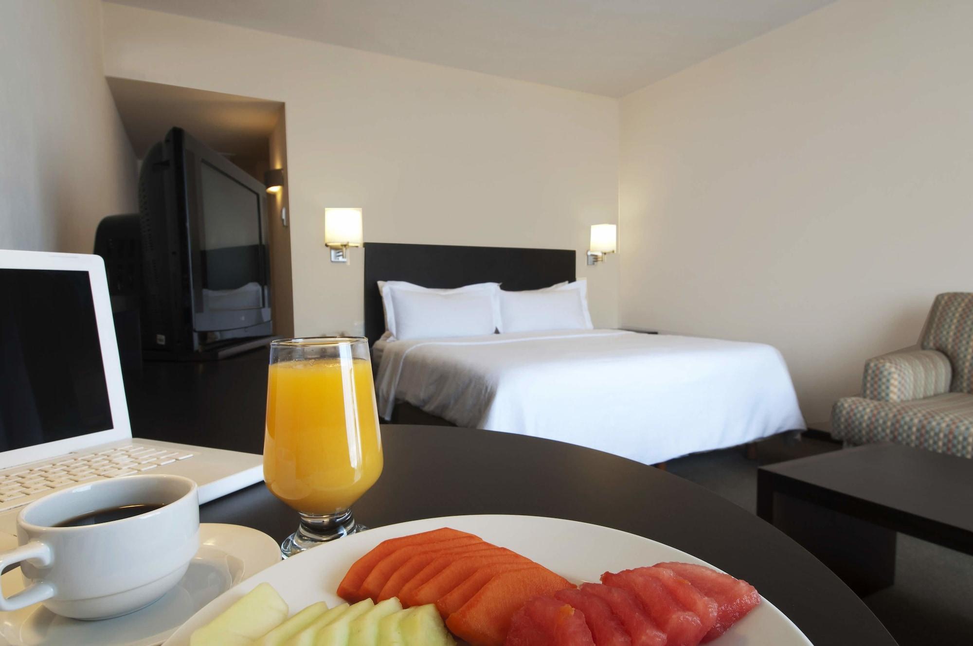 Fiesta Inn كويرنافاكا المظهر الخارجي الصورة