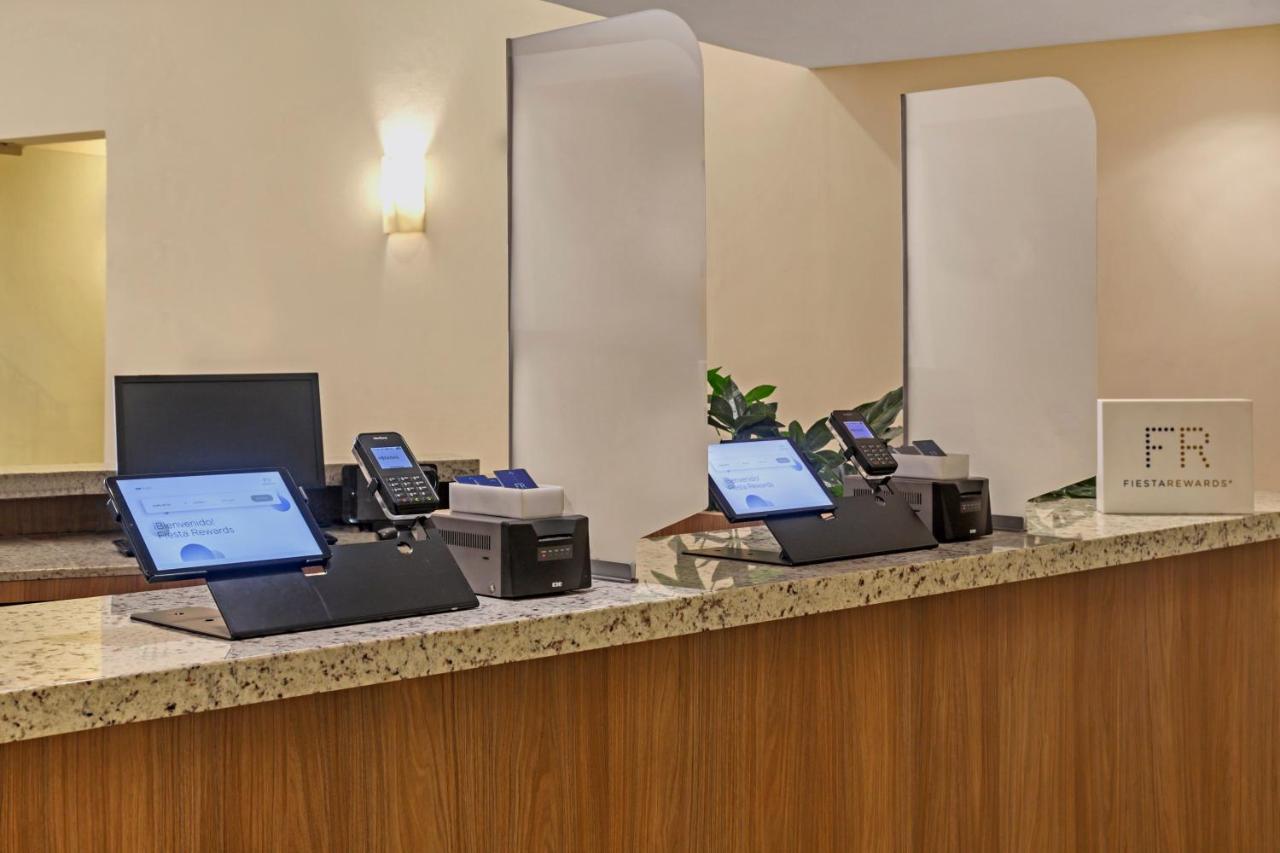 Fiesta Inn كويرنافاكا المظهر الخارجي الصورة